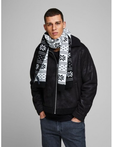 jacbenjamin knitted scarf...