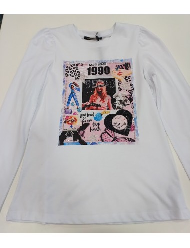camiseta blanca con...