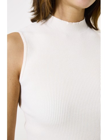 camiseta de medio cuello...