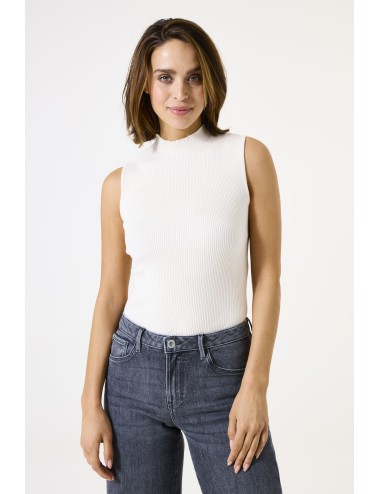 camiseta de medio cuello...