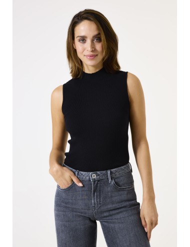 camiseta de medio cuello...