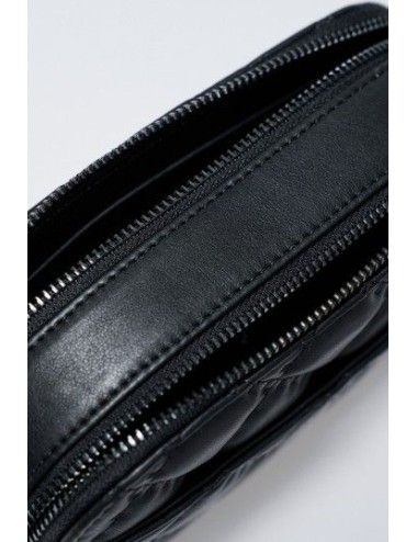 Bolso negro acolchado...