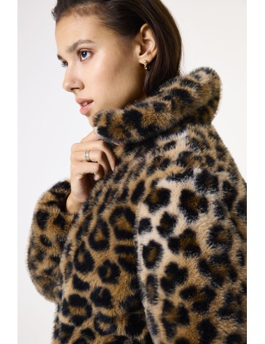 Abrigo de pelo animal print...