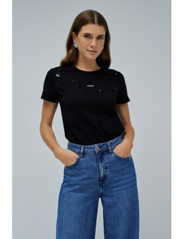 Camiseta negra con...