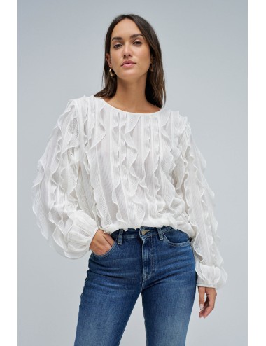 Blusa blanca con volantes...