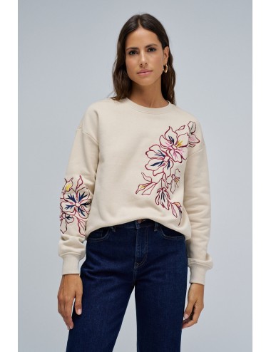 Sudadera con bordado floral...